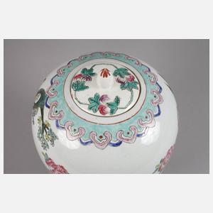 Deckelvase Famille Rose