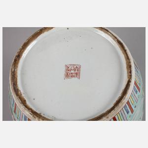 Deckelvase Famille Rose