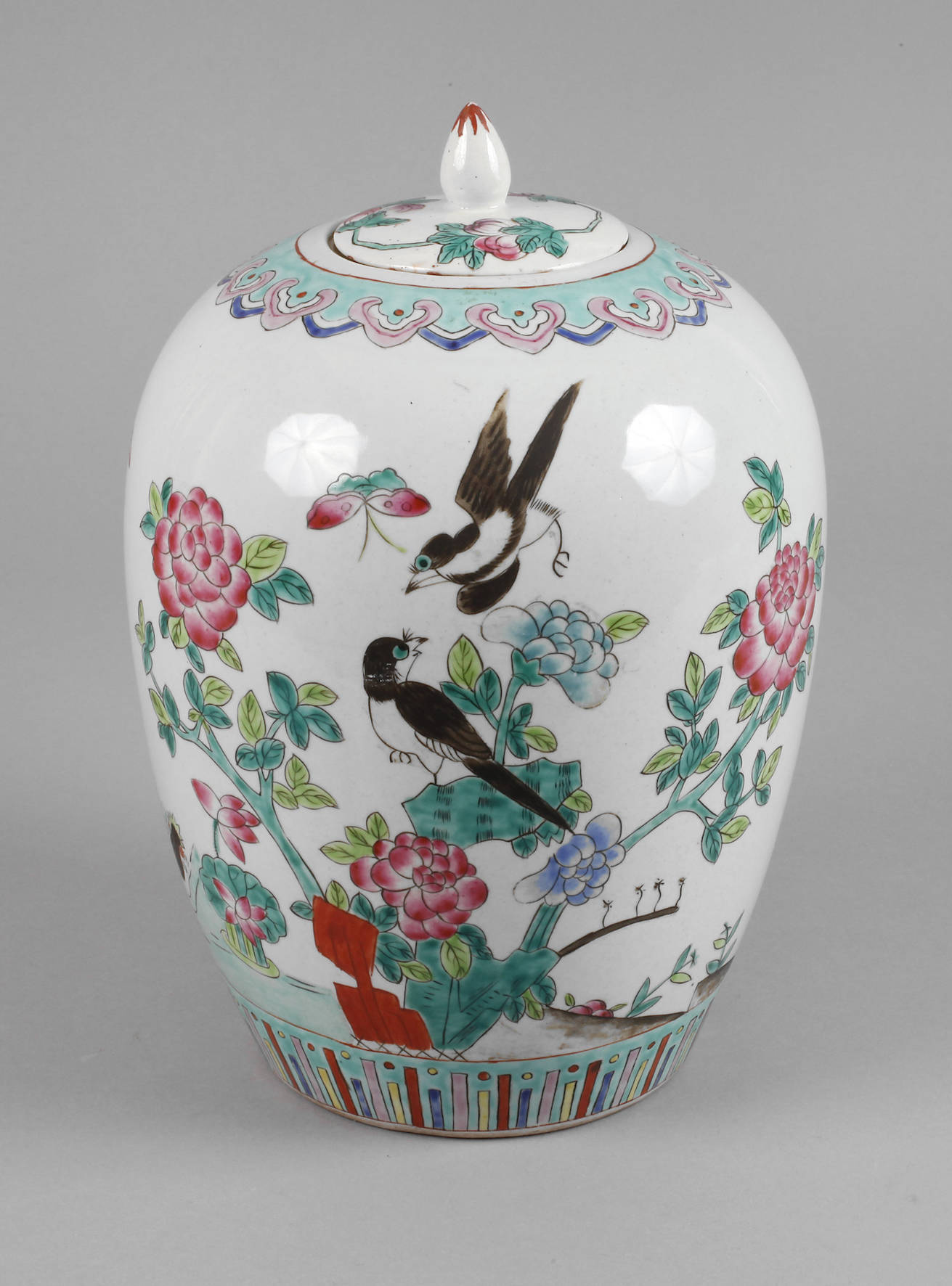 Deckelvase Famille Rose