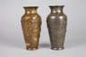 Zwei Bronzevasen