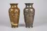 Zwei Bronzevasen