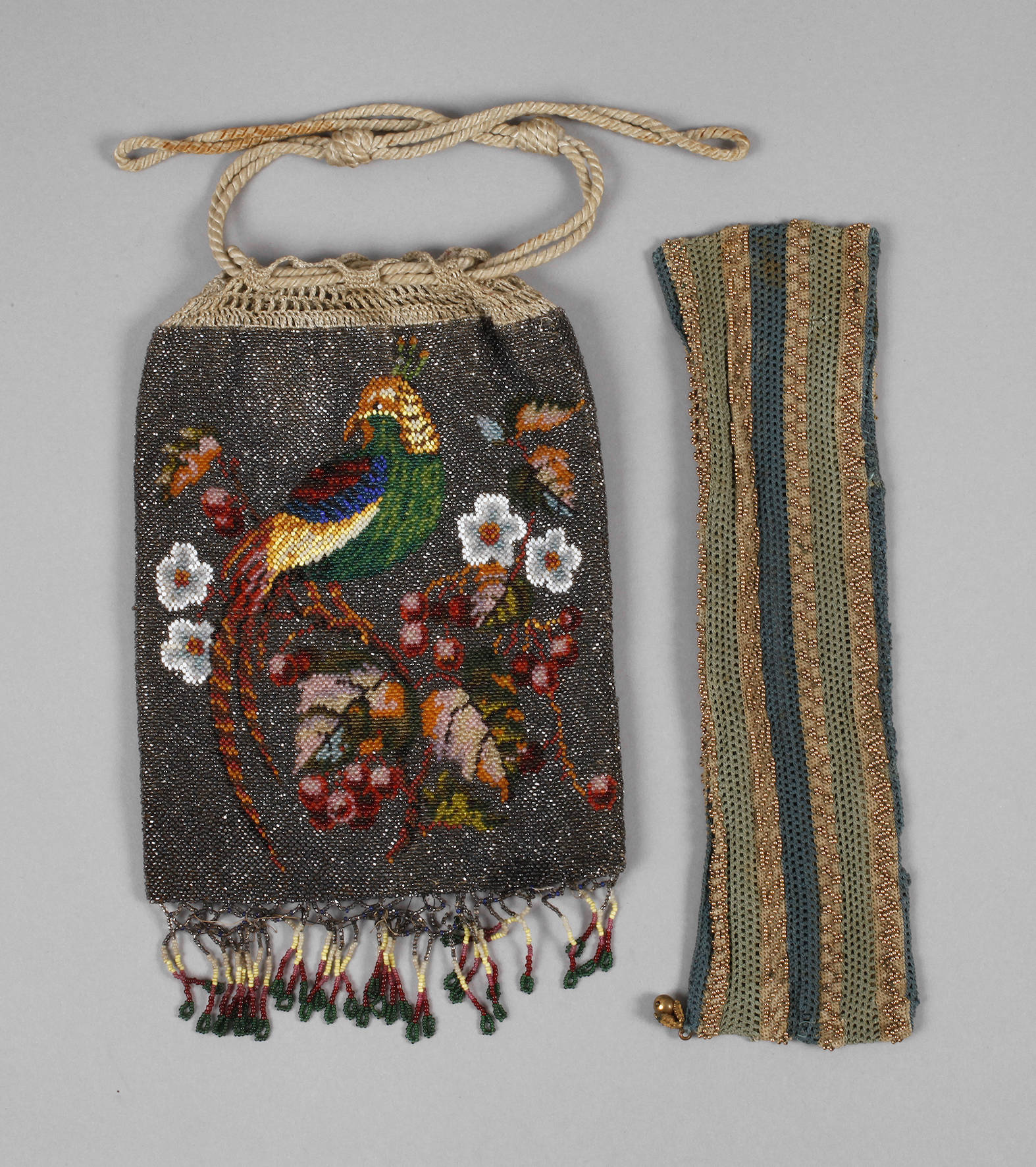 Zwei Teile Perlstickerei