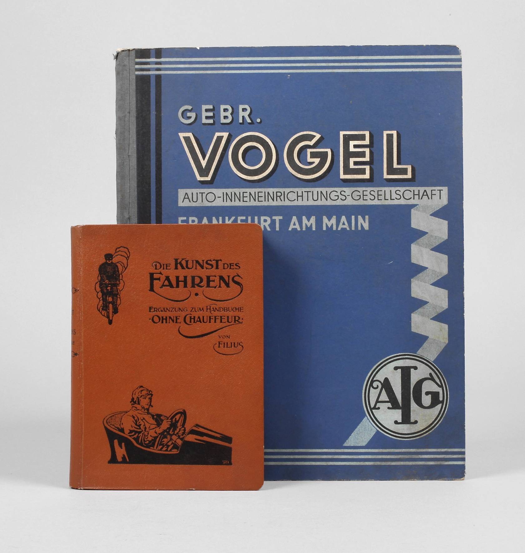 Zwei Bücher Automobile