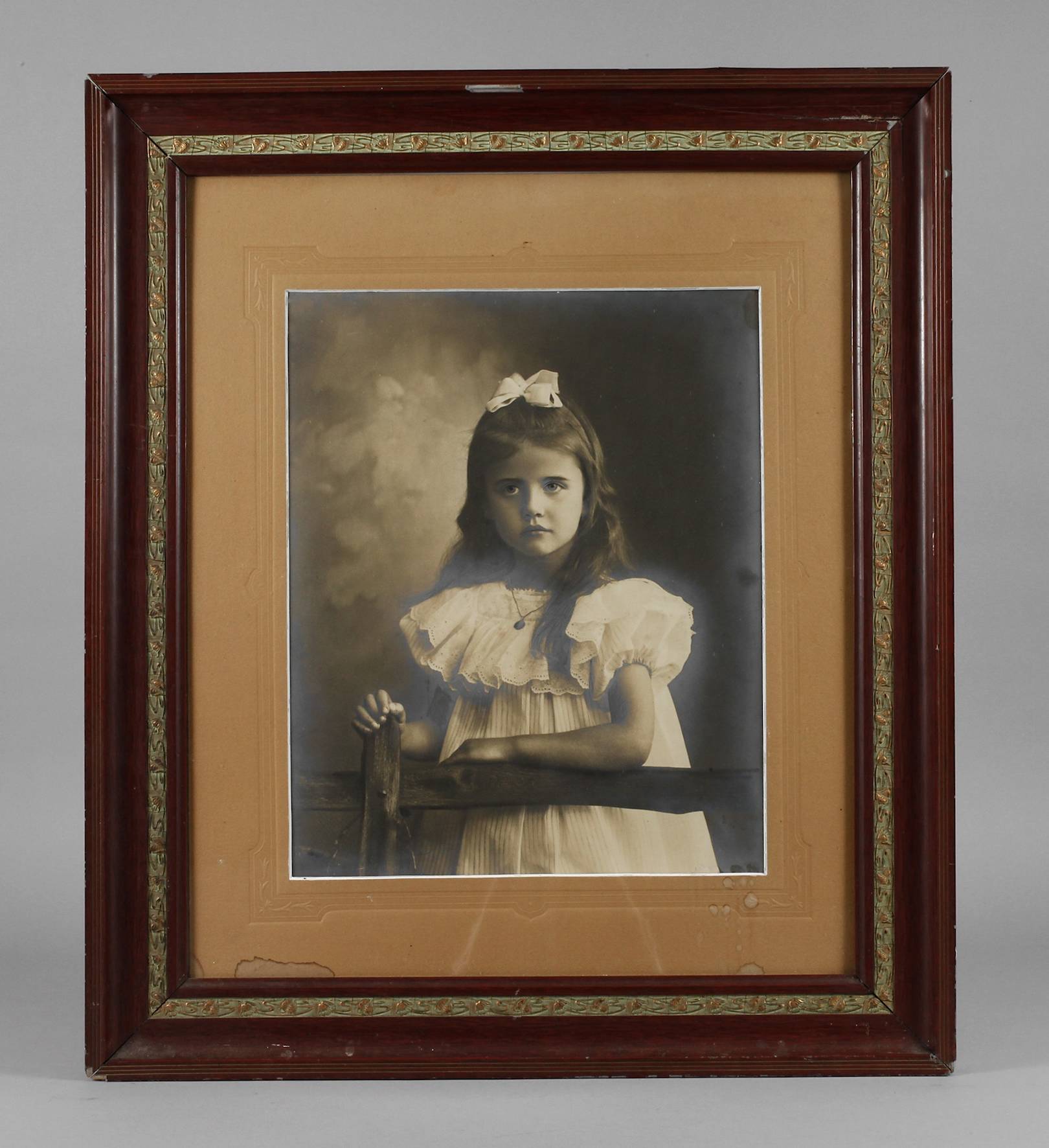 Großes Mädchenportrait