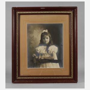 Großes Mädchenportrait