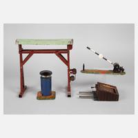 Vier Teile Eisenbahnzubehör111