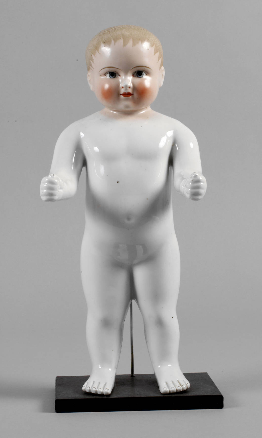 Kleiner blonder Nacktfrosch