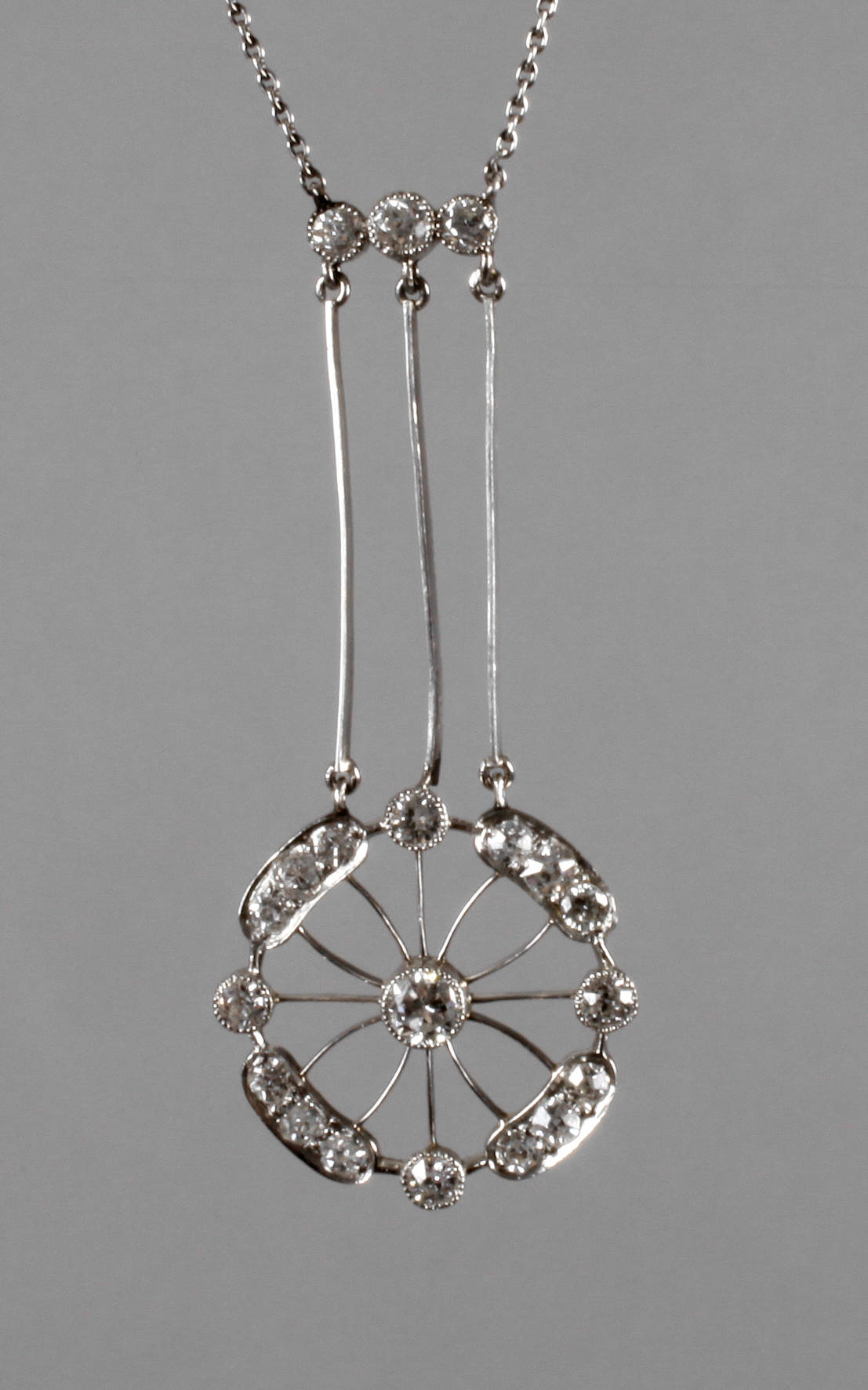 Platincollier mit Brillanten