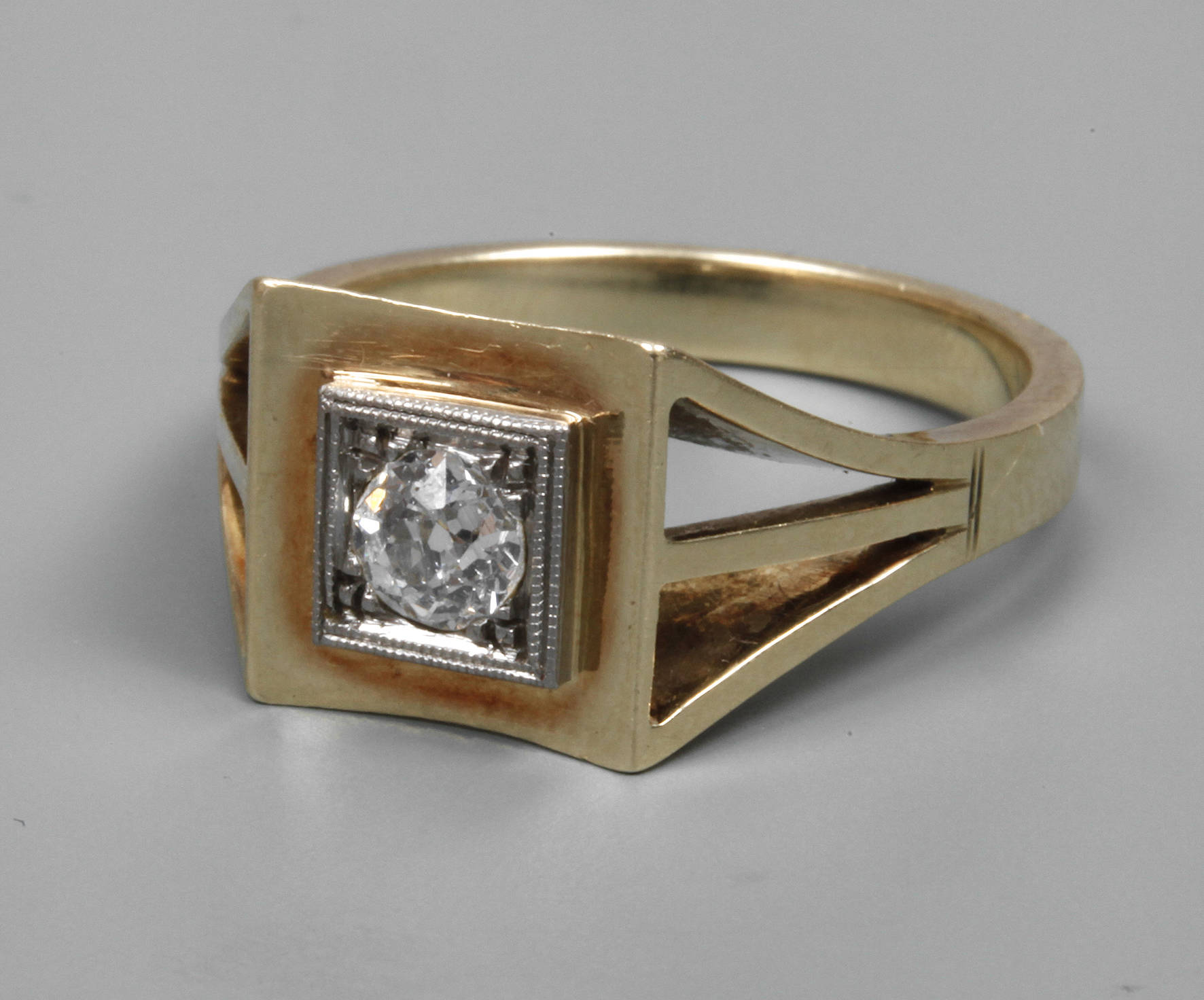 Damenring mit Diamant von ca. 0,4 ct
