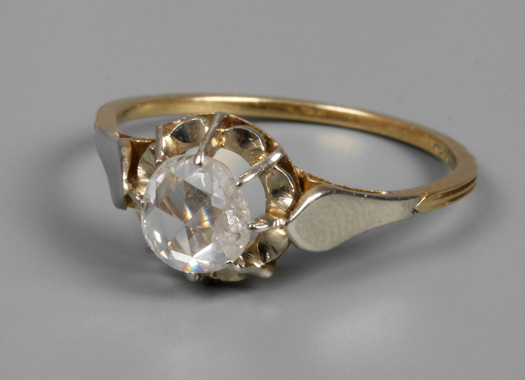 Damenring mit Diamantrose