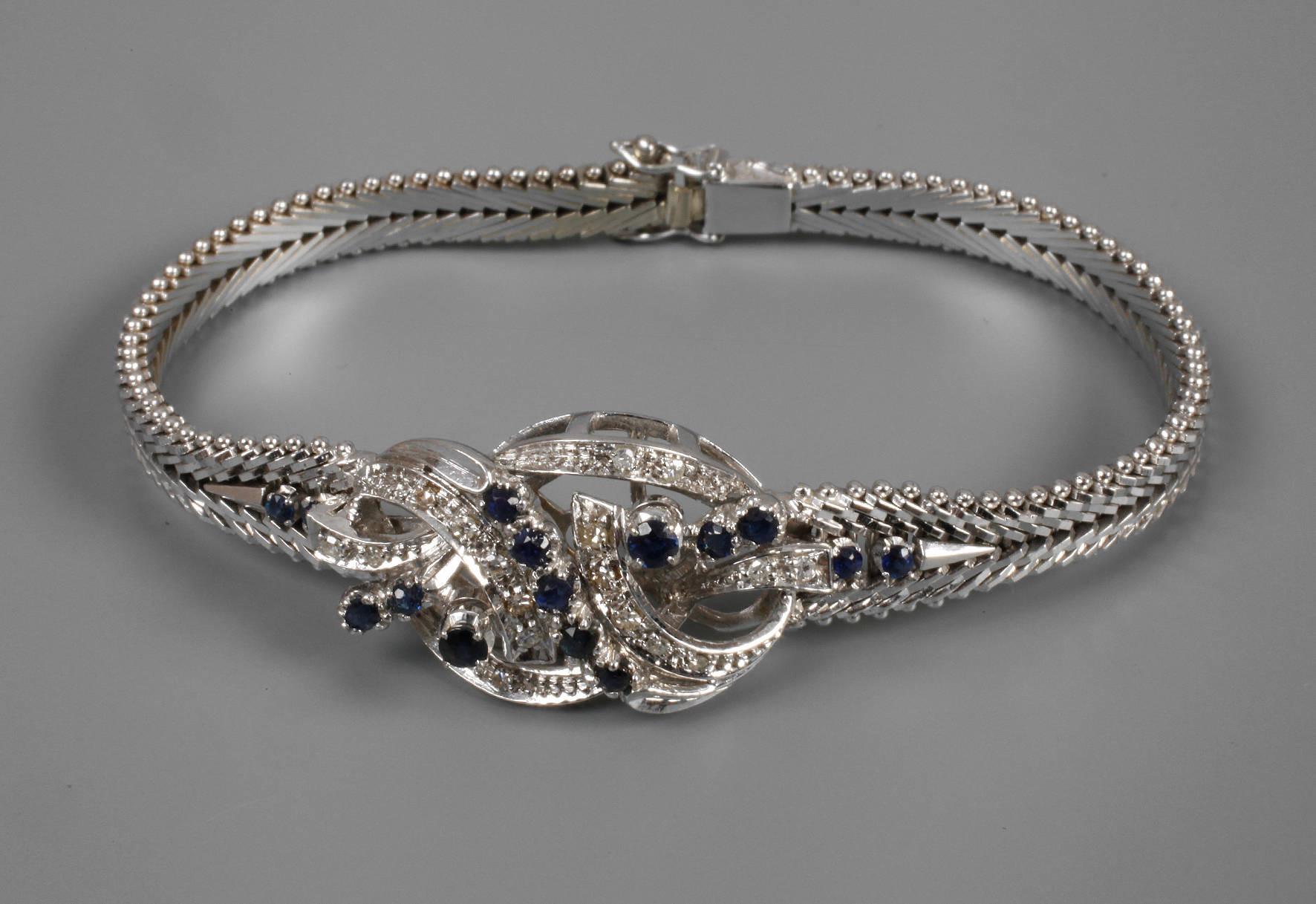 Armband mit Saphiren und Diamanten
