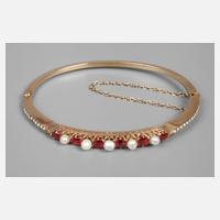 Feiner Armreif mit Rubinen und Perlen111