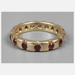 Memoryring mit Brillanten und Rubinen