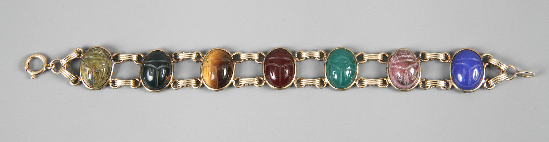 Armband mit Steinbesatz