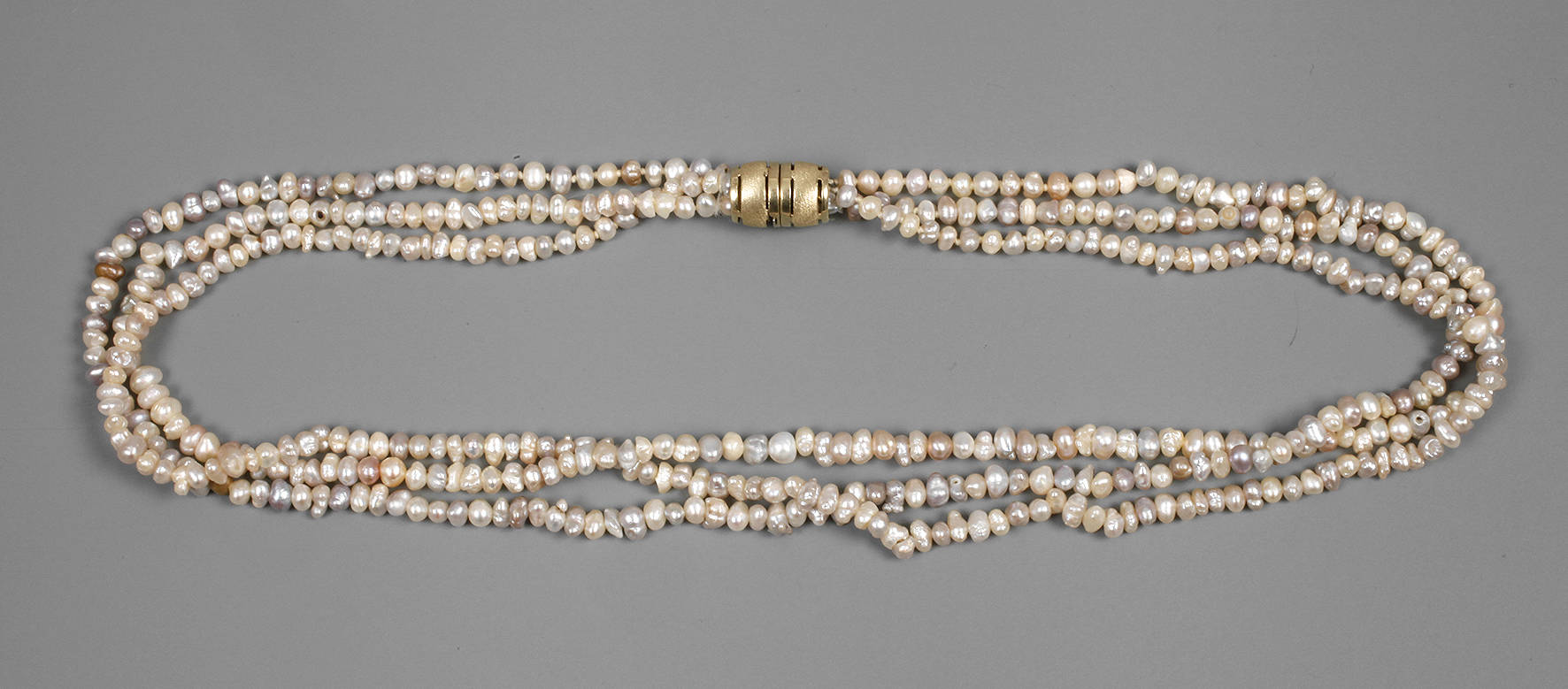 Dreireihige Perlenkette