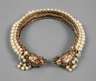 Armreif mit Perlenbesatz