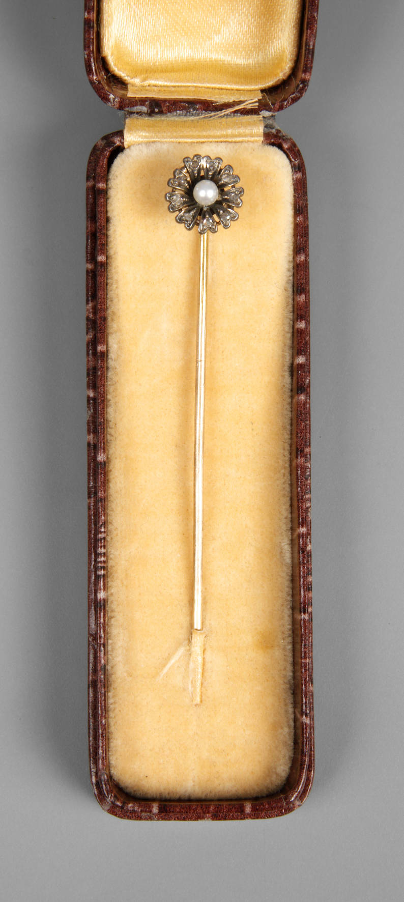 Reversnadel mit Perle und Diamanten