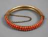 Armreif mit Korallen