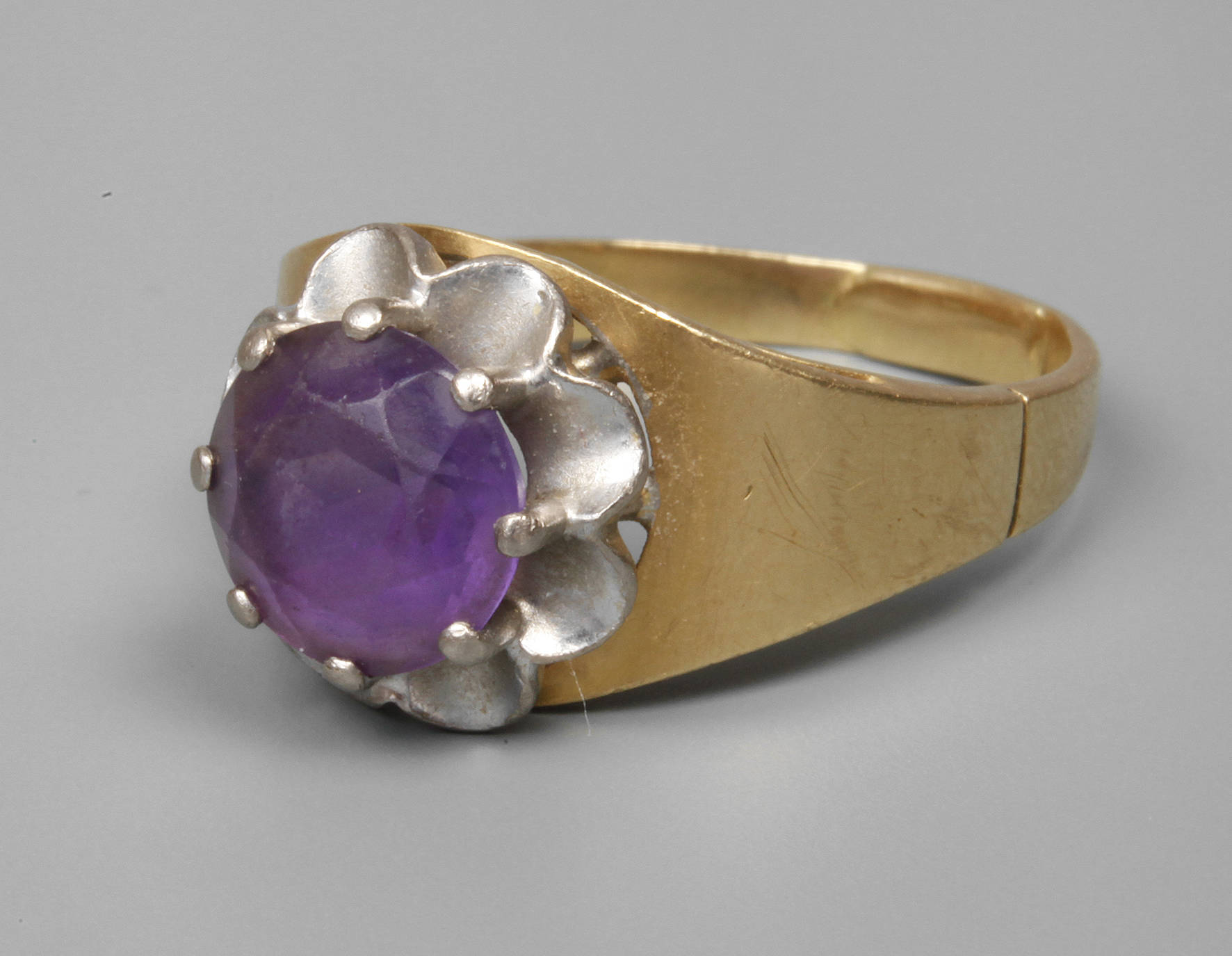 Damenring mit Amethyst