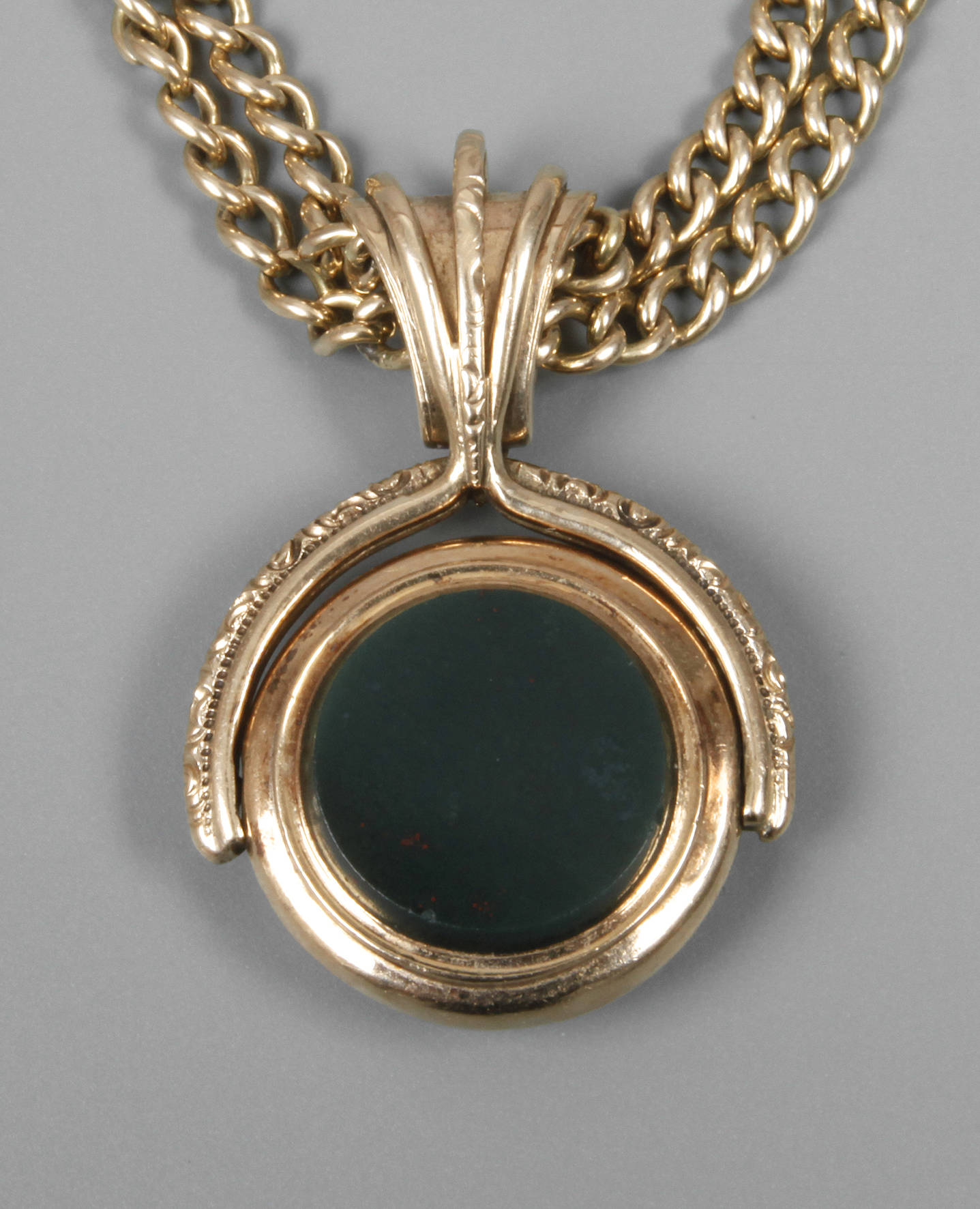 Armband mit Siegelanhänger