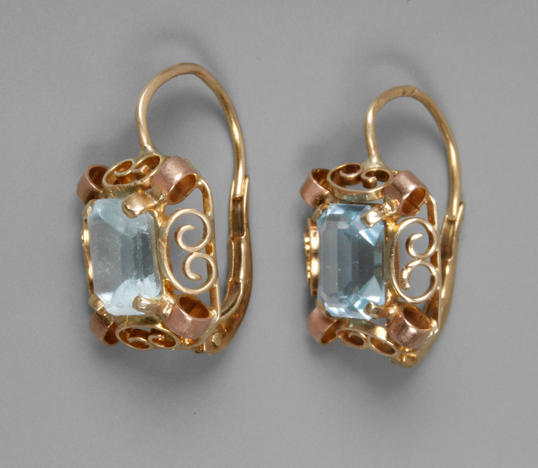 Paar Ohrringe mit Aquamarinen
