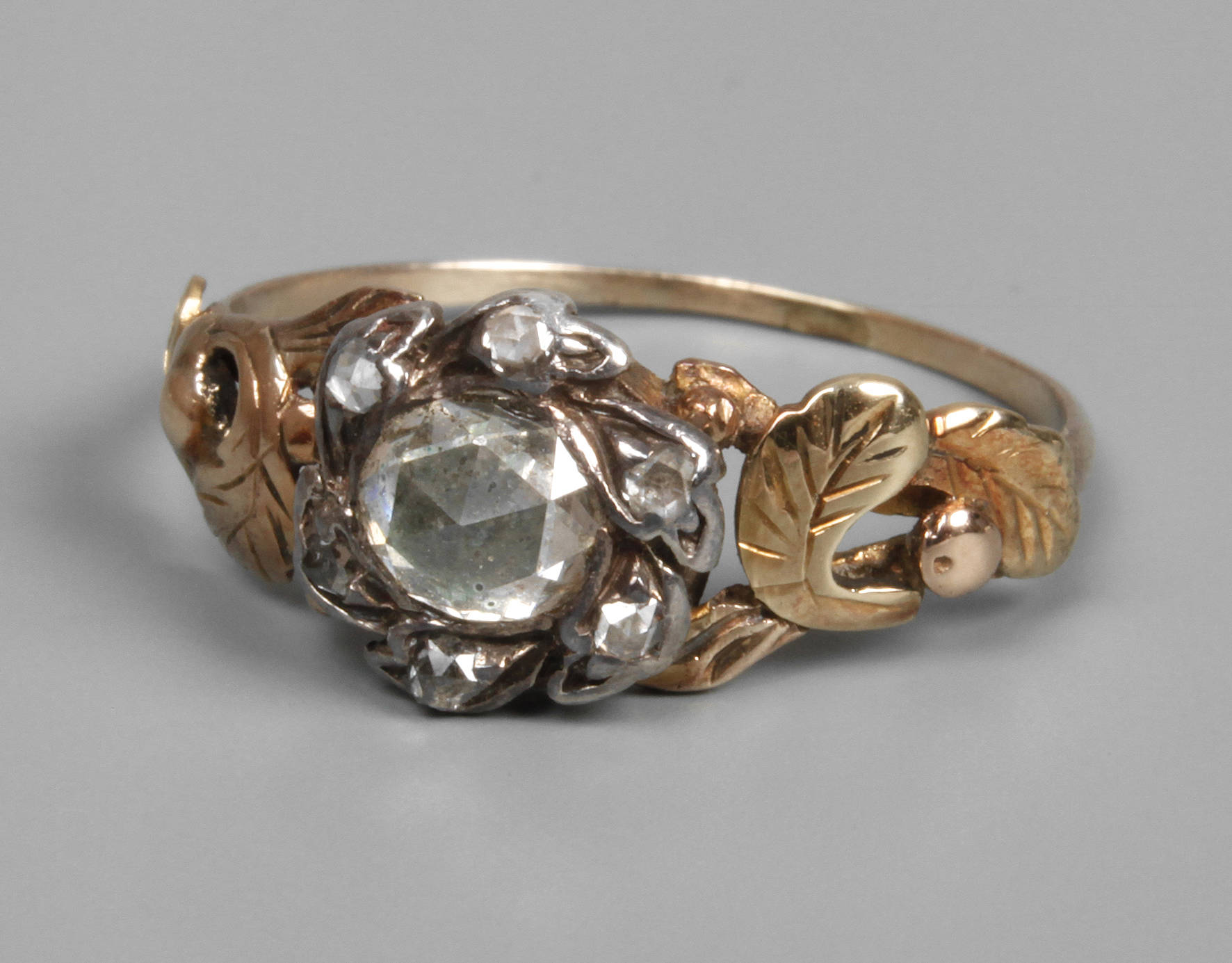 Biedermeierring mit Diamantrosen