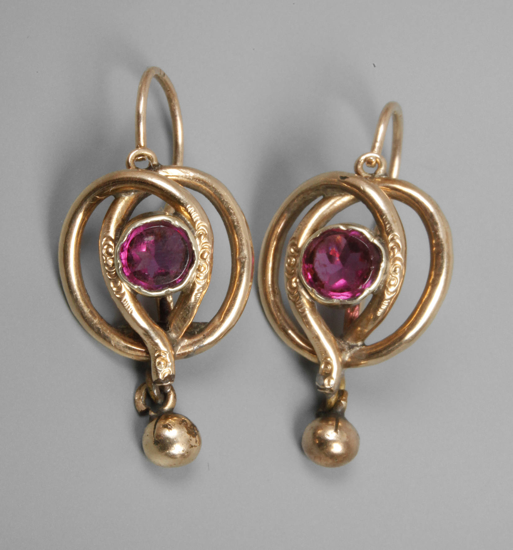 Paar Biedermeier Ohrringe mit Granaten