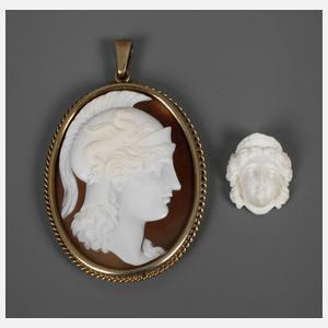 Anhänger mit Muschelcamée