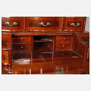 Aufsatzsekretär im Barockstil