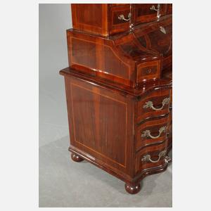 Aufsatzsekretär im Barockstil