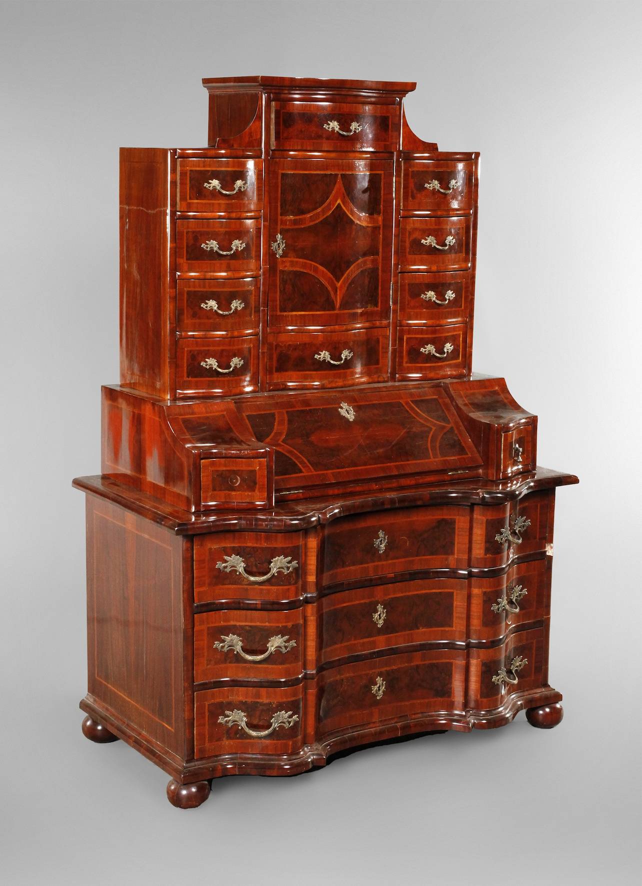 Aufsatzsekretär im Barockstil
