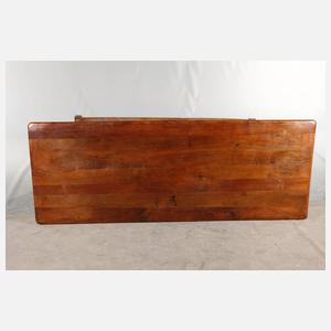 Großer barocker Esstisch