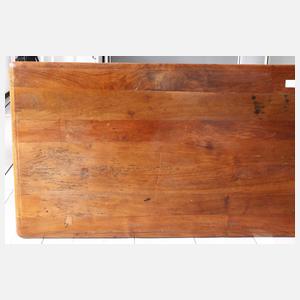 Großer barocker Esstisch