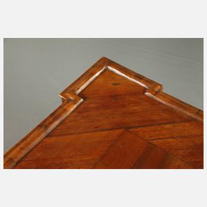 Klassizistischer Schreibtisch