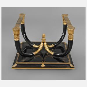 Tischgestell im Empirestil