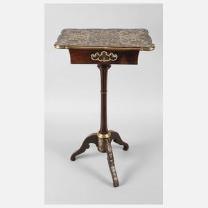 Feines Nähtischchen