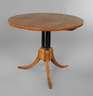 Runder Biedermeiertisch