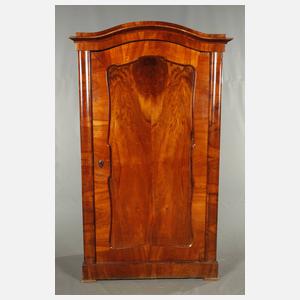 Kleider- und Wäscheschrank