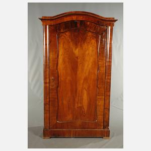 Kleider- und Wäscheschrank