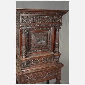 Stollenschrank Neorenaissance