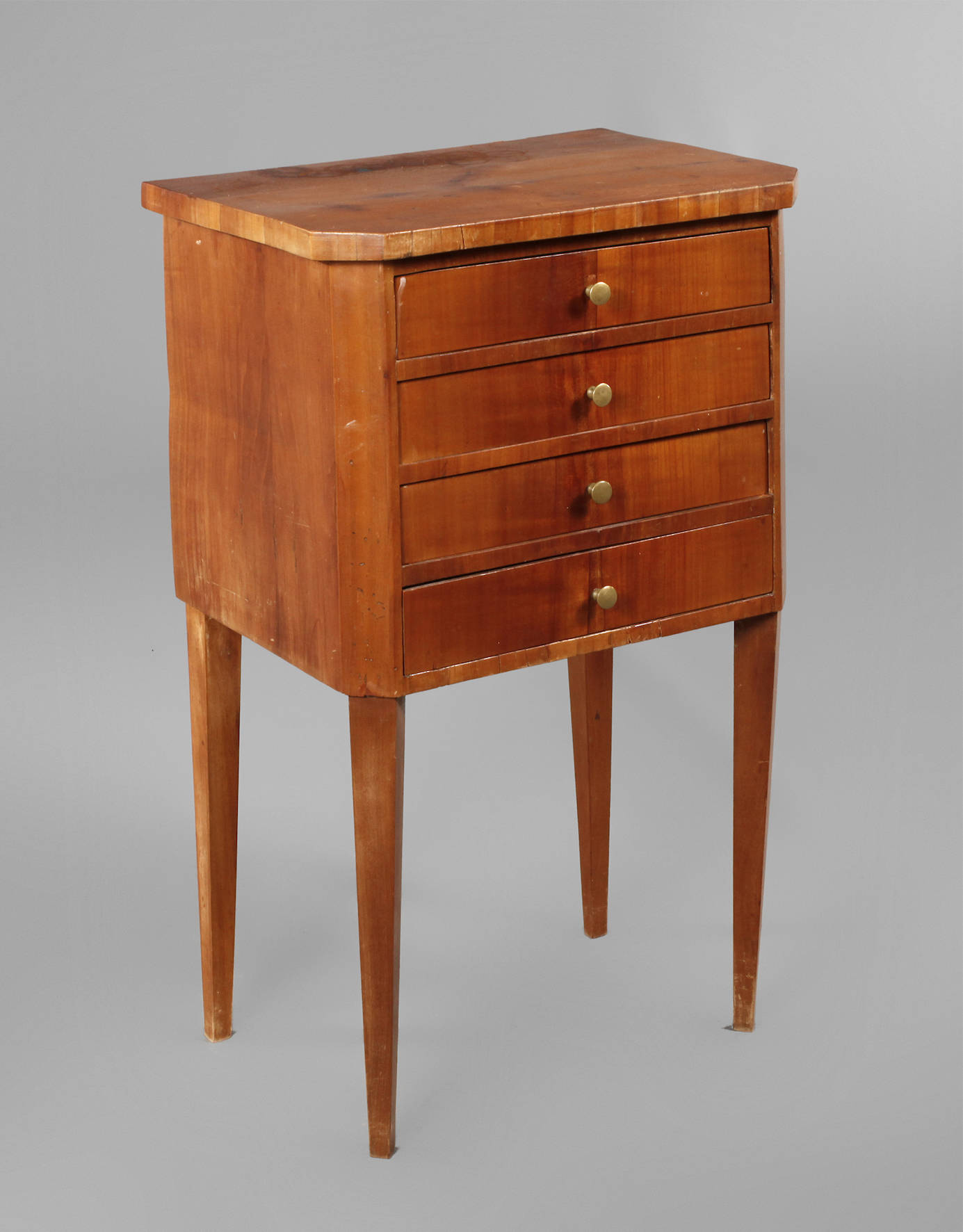 Kleine Pfeilerkommode