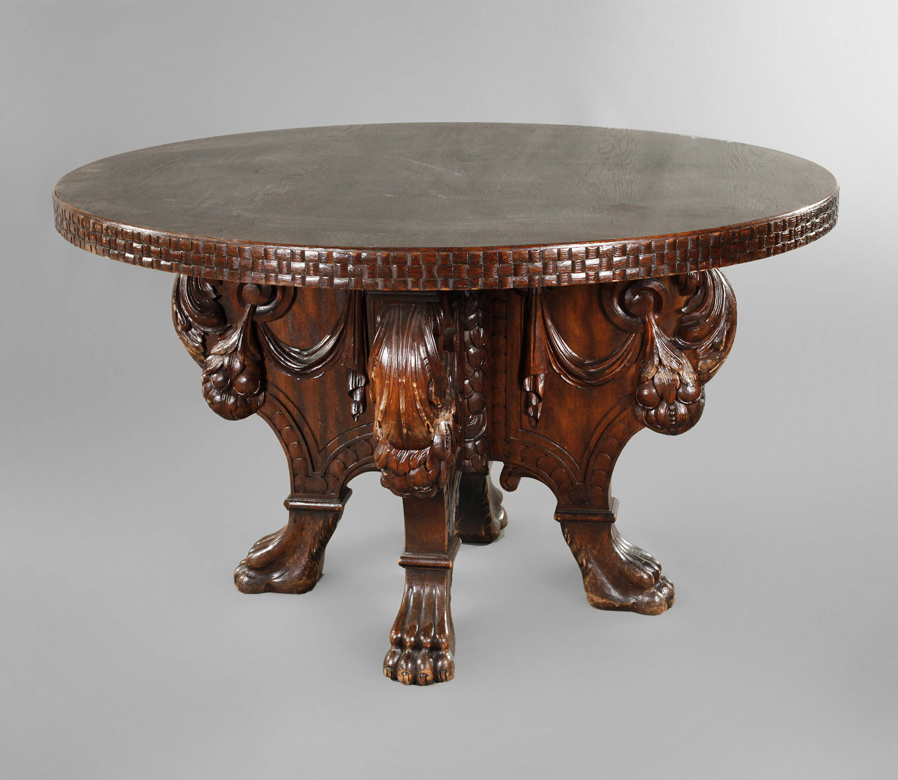 Tisch Neorenaissance