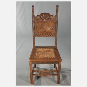 Vier Stühle im Neorenaissancestil