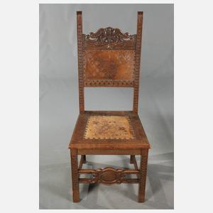 Vier Stühle im Neorenaissancestil