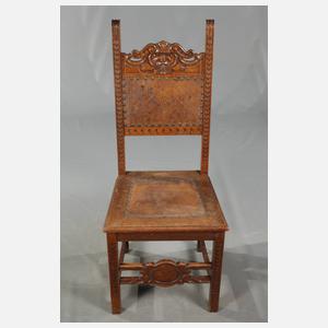 Vier Stühle im Neorenaissancestil