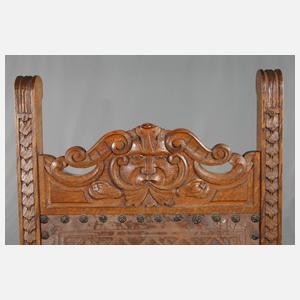 Vier Stühle im Neorenaissancestil