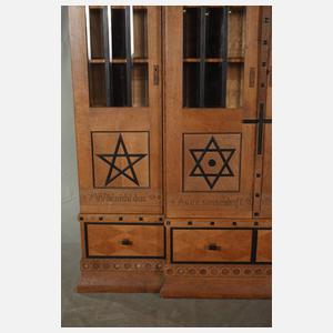 Großer Bücherschrank