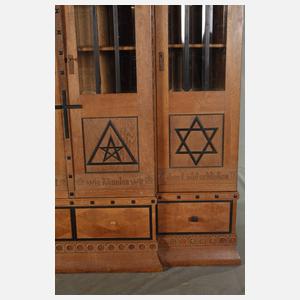 Großer Bücherschrank