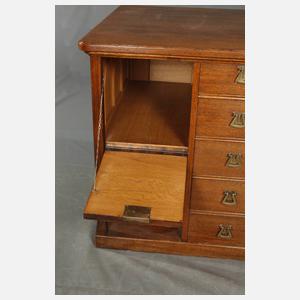 Großer Schreibtisch Patriz Huber attr.