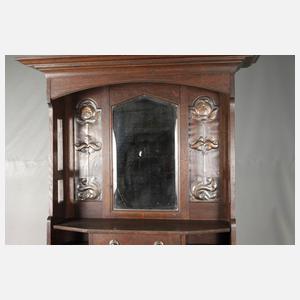 Jugendstil-Garderobe